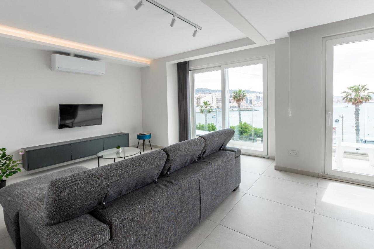 Seafront Luxury Apartment เซนต์พอลส์เบย์ ภายนอก รูปภาพ